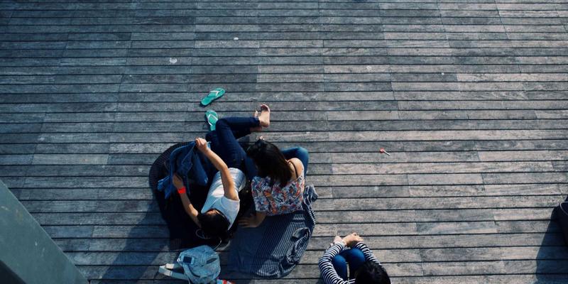 企业工装与职业装定制：打造专业形象与团队凝聚力的战略选择