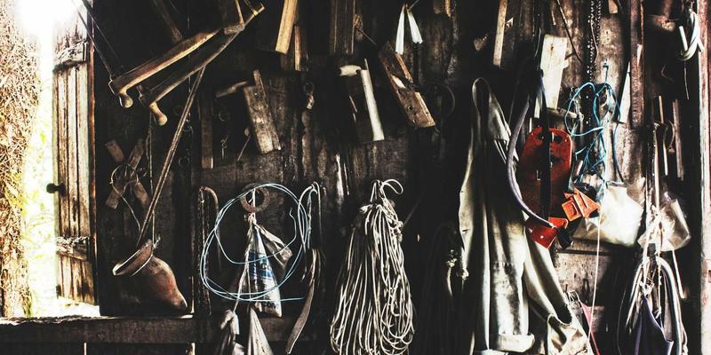 服装定制新趋势：如何在工作服供应中巧妙融合民族元素打造独特职业装