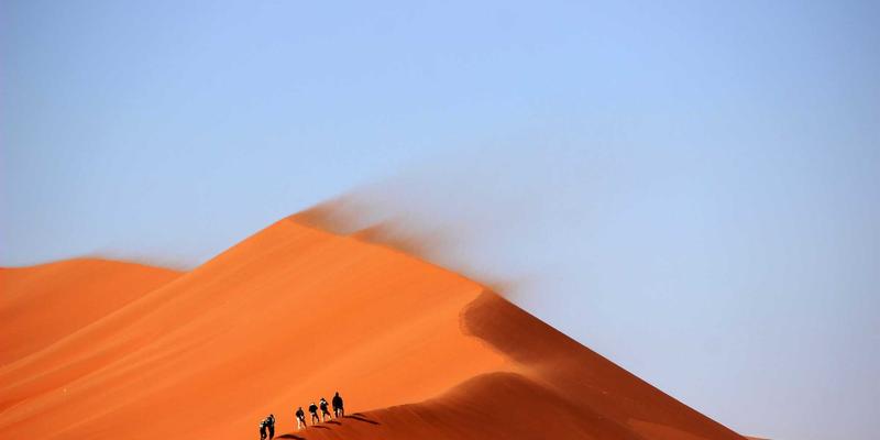 破解柔性供应链难题：职业装与企业工装定制如何实现小批量高效生产