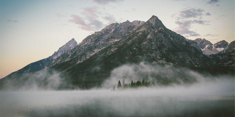 职业装定制新趋势：团体服装定制如何提升企业形象与团队凝聚力