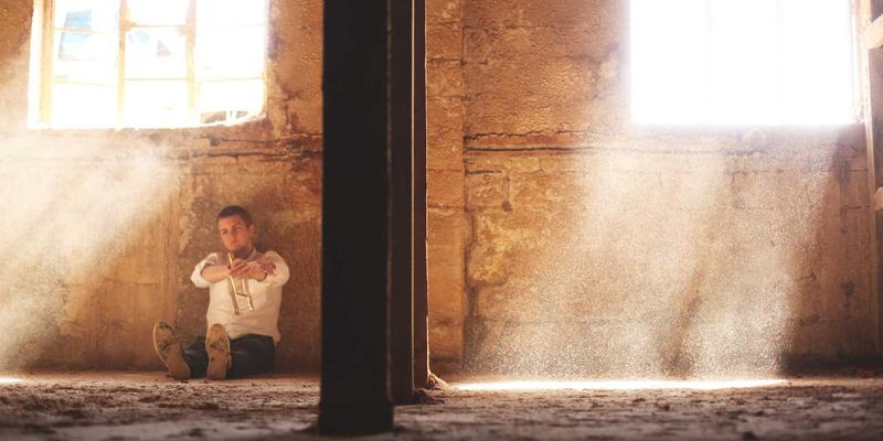 舞台艺术如何升华？Y-福服定制服装解析角色塑造的服装设计要点